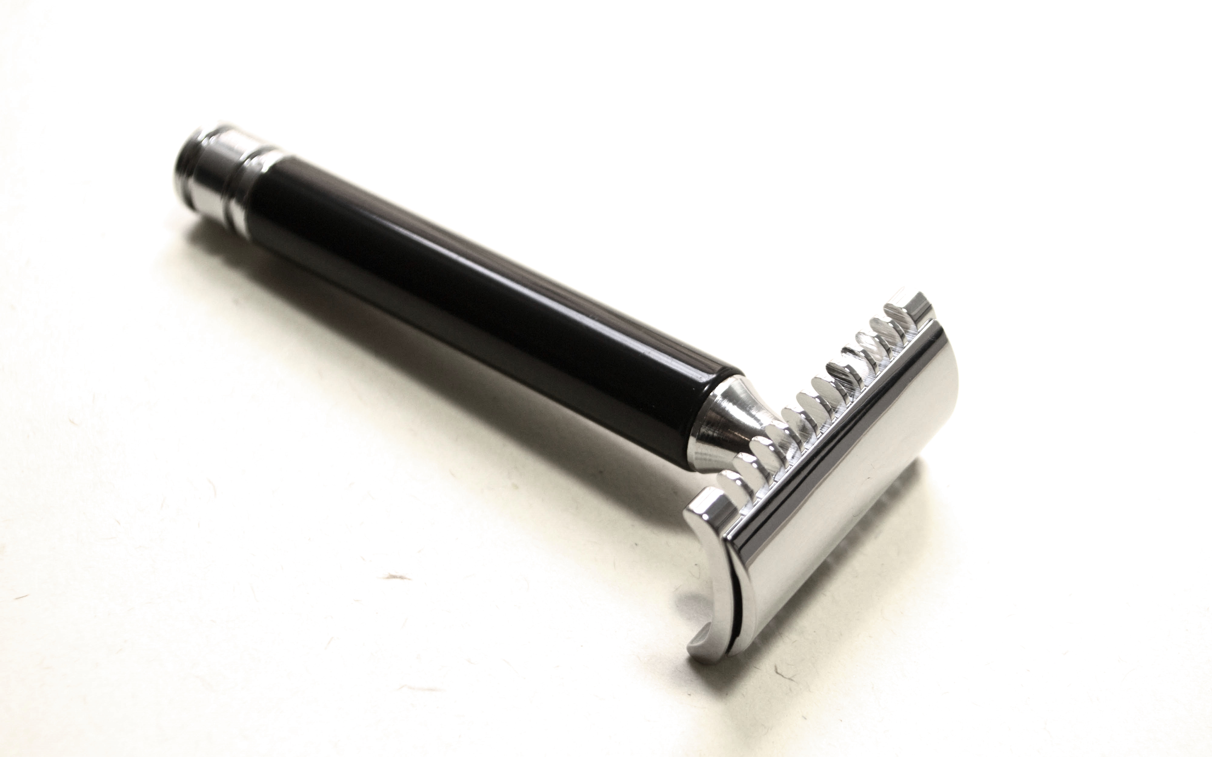 Fatip - Rasoio Nobile Black Tie Pettine Aperto